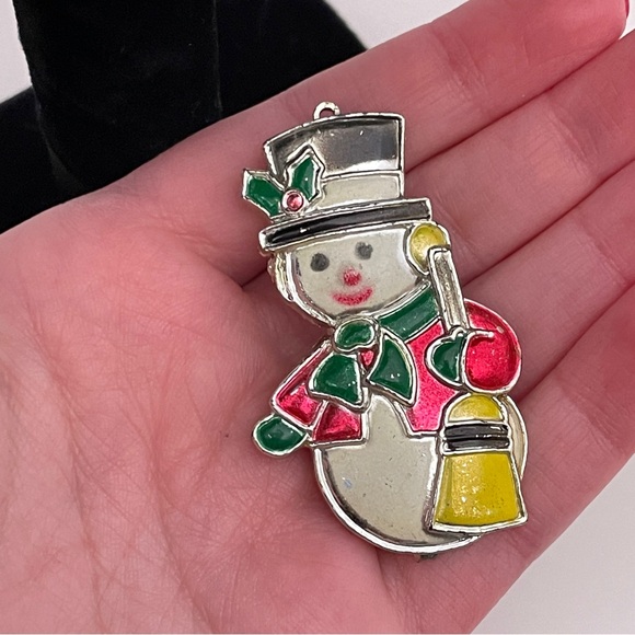 Vintage Christmas Winter Holiday Festive Gifting Snowman Retro Pin / Brooch - Picture 2 of 11